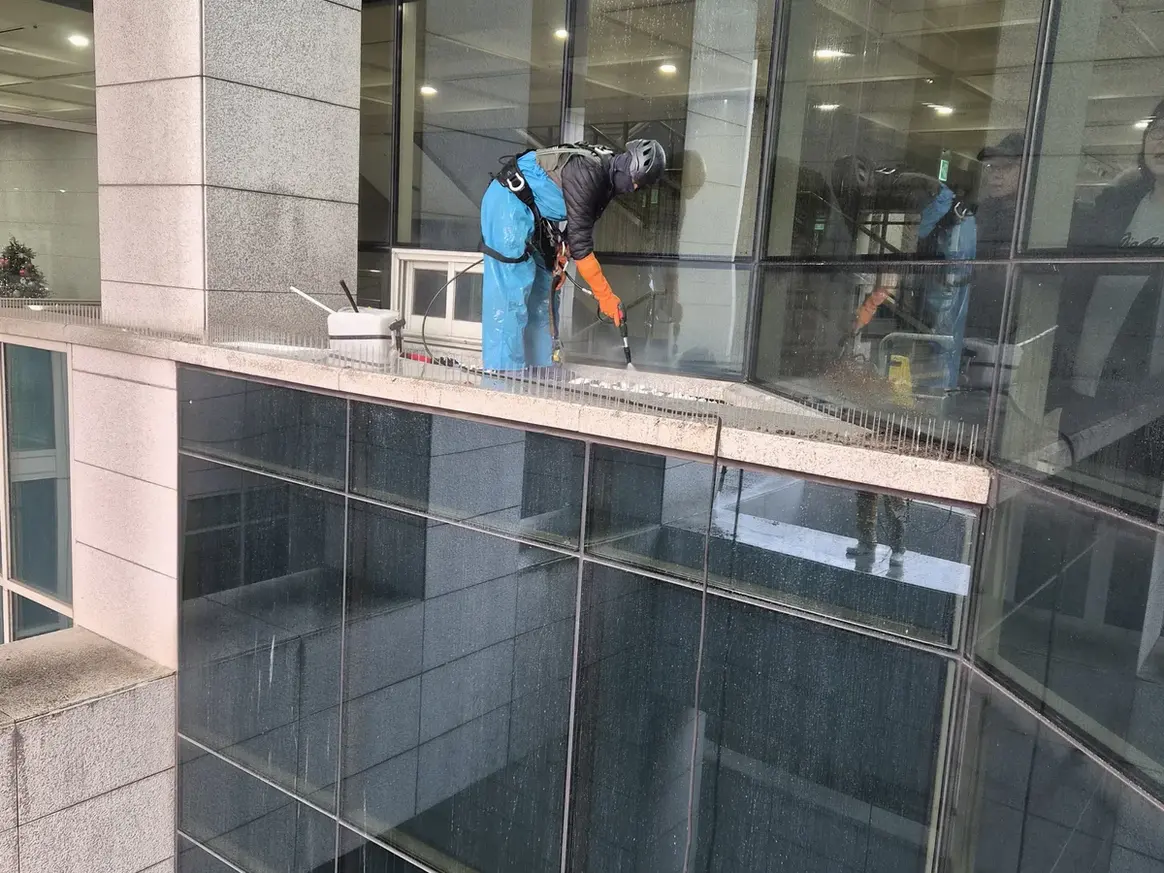 서천군 기산면 건물 복도·대기 동선 야간 위생청소 사례 - 행진크린
